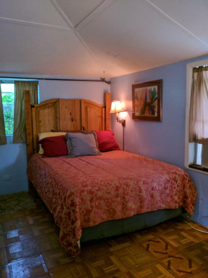 1 Beige Cozy Bungalow Or 1 White Cozy Efficiency Cottage In Titusville Exterior foto
